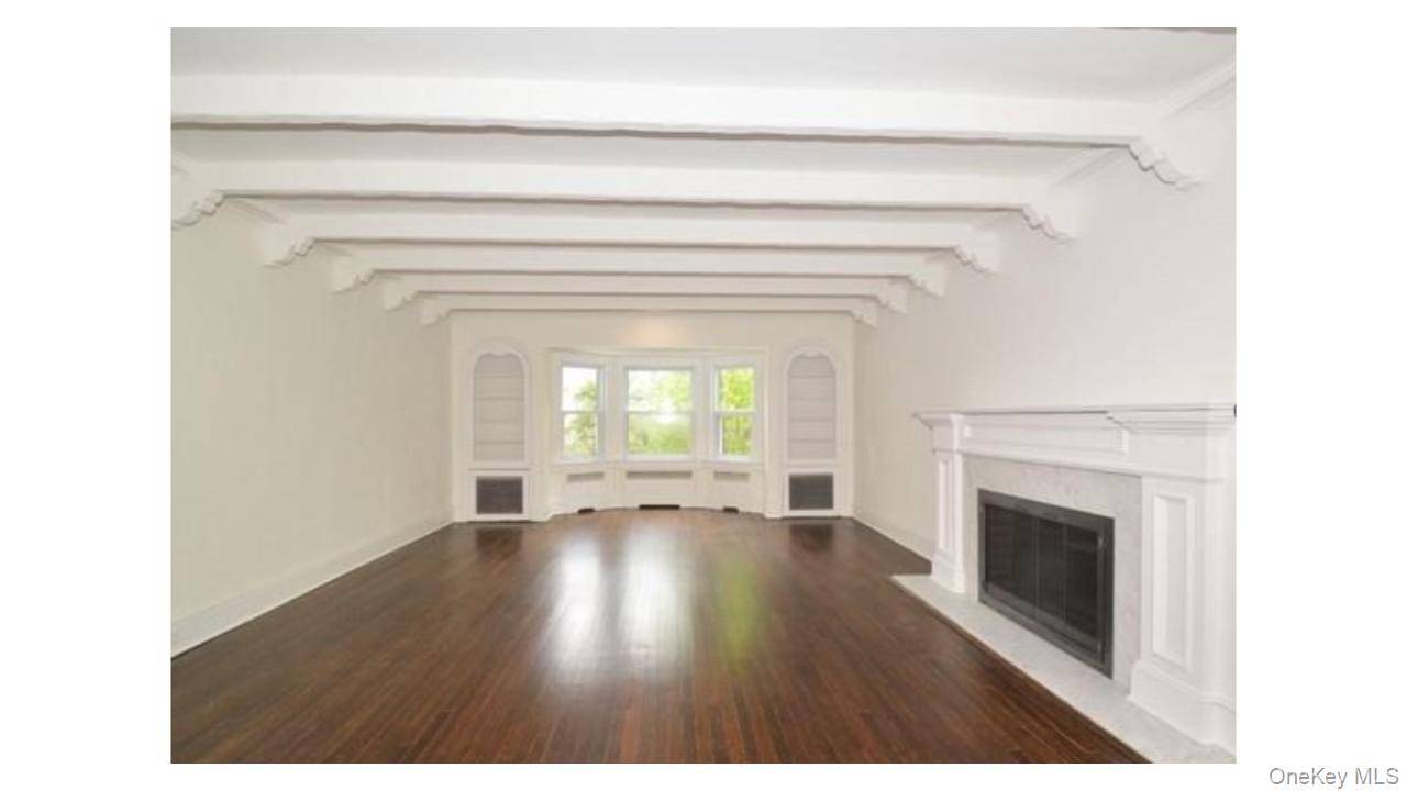 2 Arleigh RD, Great Neck, NY 11021