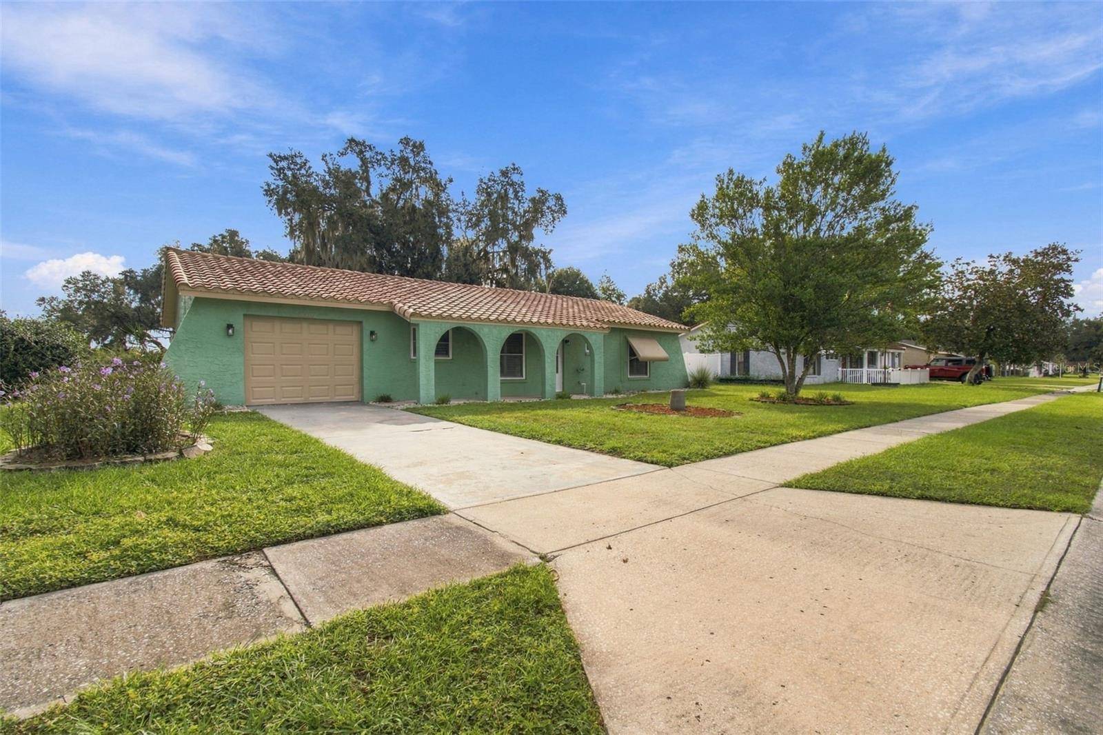 8410 ANGELA CT, Zephyrhills, FL 33541