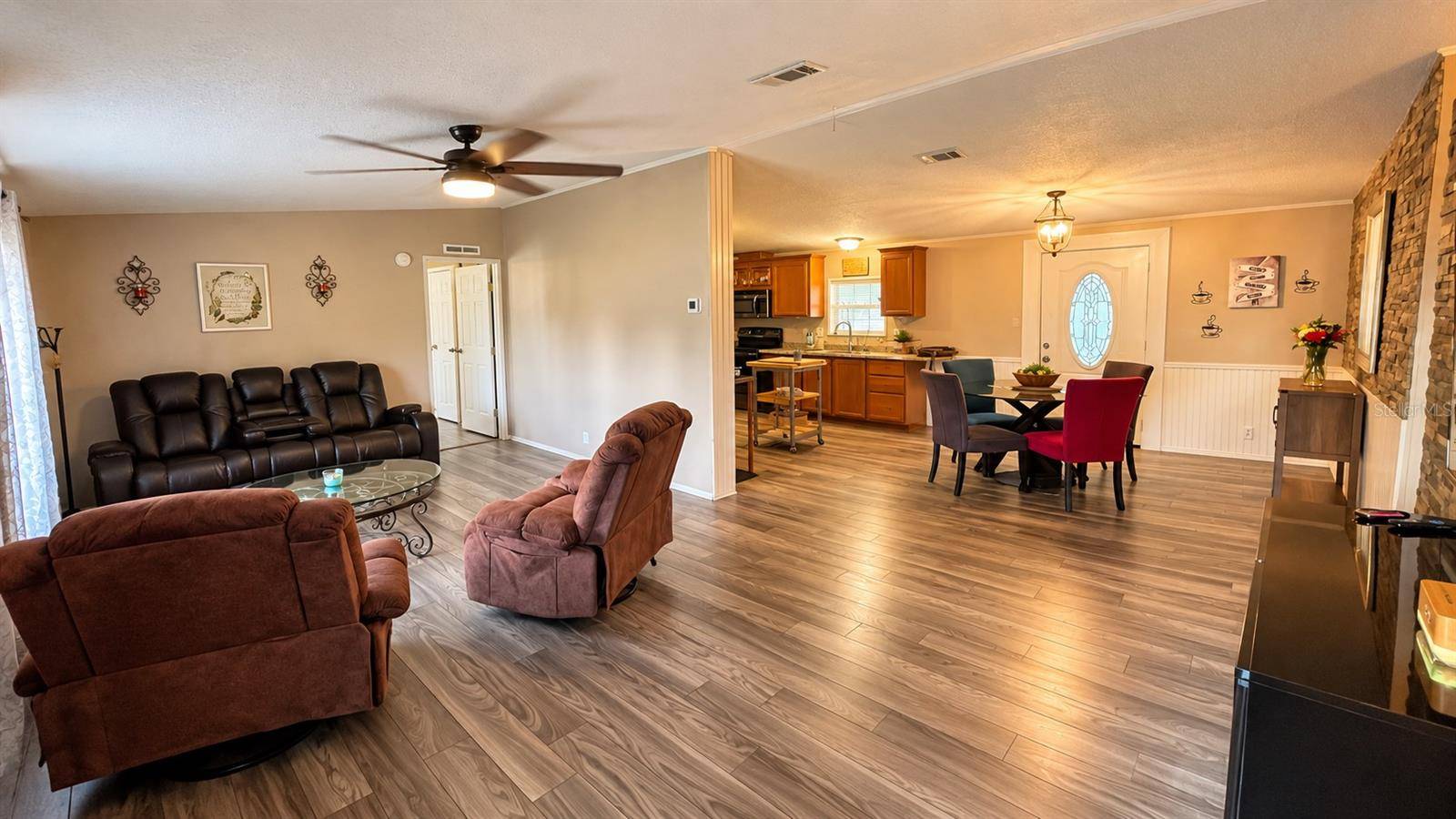 12831 HAWK HILL DR, Thonotosassa, FL 33592