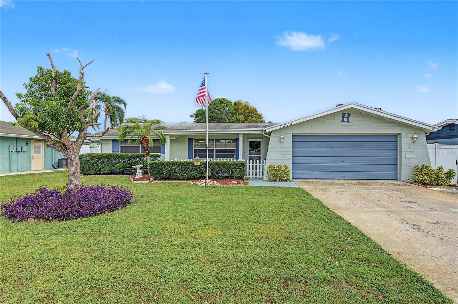 7512 HOLLY LAKE LN, New Port Richey, FL 34653