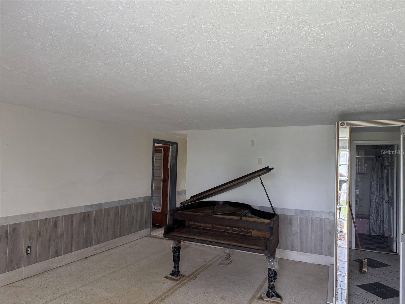 13233 SUSAN DR, Hudson, FL 34667