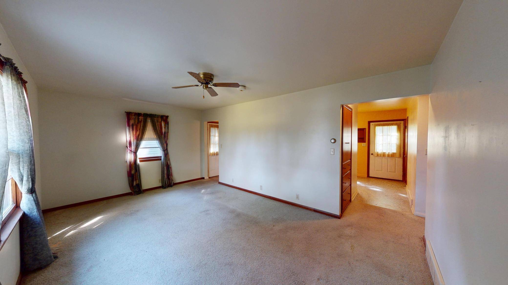 1918 Wilby RD, Albert Lea, MN 56007