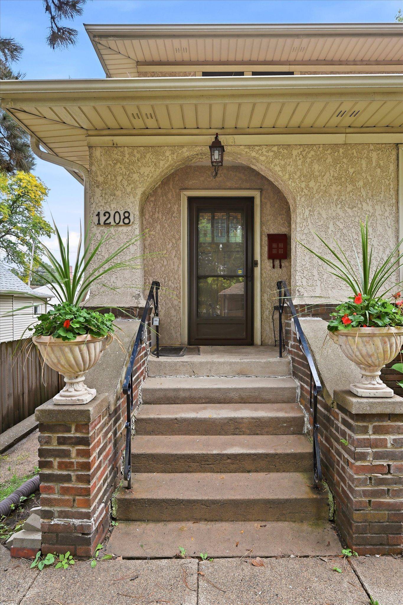 1208 Palace AVE, Saint Paul, MN 55105