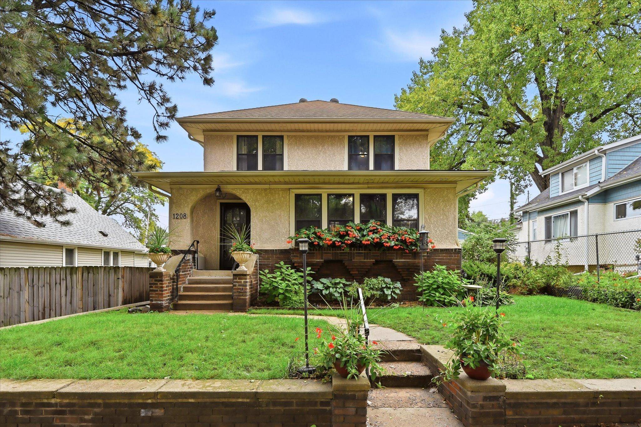 1208 Palace AVE, Saint Paul, MN 55105