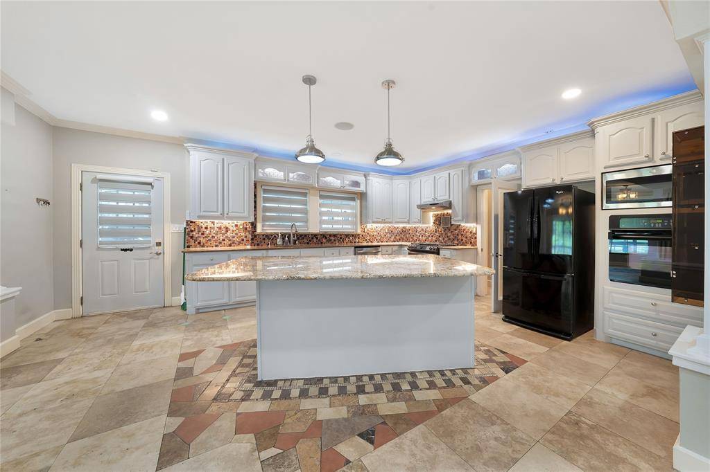 6303 E Grand Avenue, Dallas, TX 75223