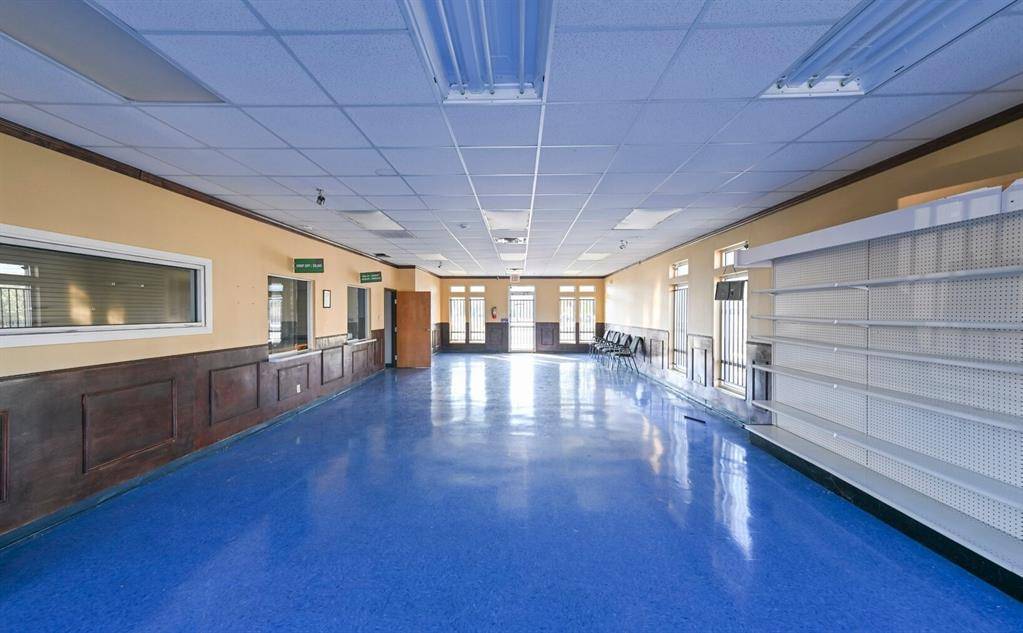 820 N Zang Boulevard, Dallas, TX 75208