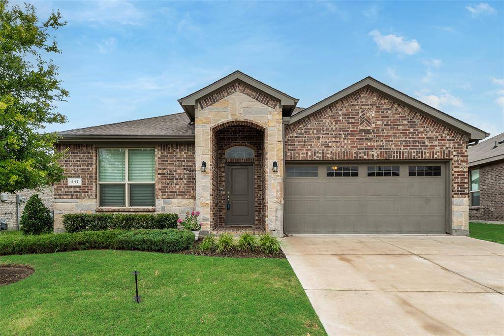 517 Frenchpark Drive, Fort Worth, TX 76052