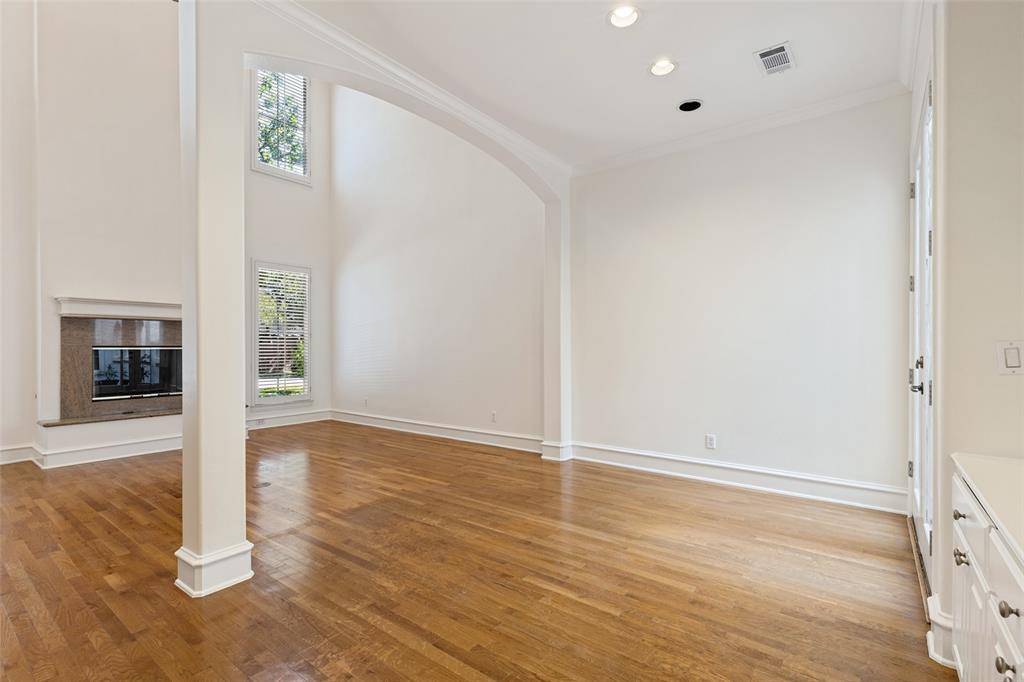 7411 Inwood Road, Dallas, TX 75209