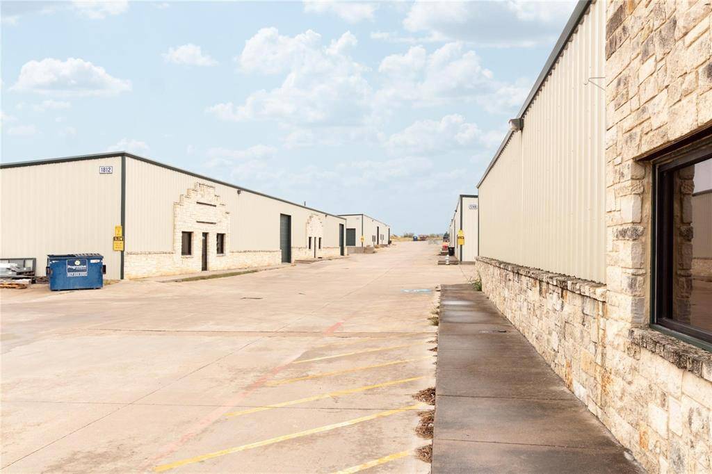 1748 N Main #C, Cleburne, TX 76033