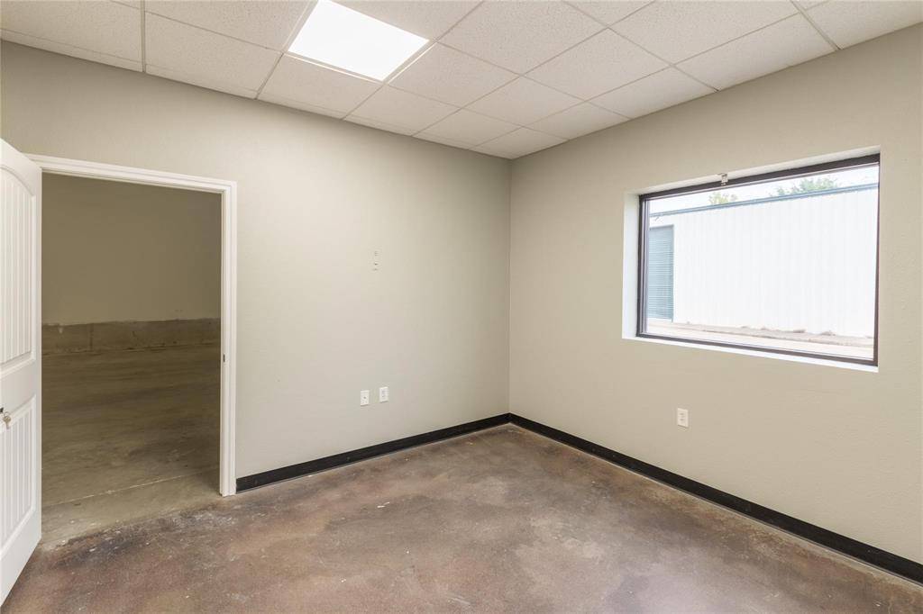 1748 N Main #C, Cleburne, TX 76033