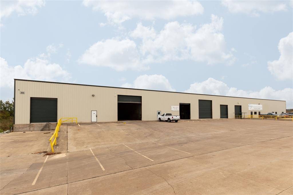 1808 N Main #B, Cleburne, TX 76033