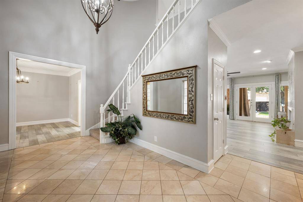 2311 Creekside Circle N, Irving, TX 75063