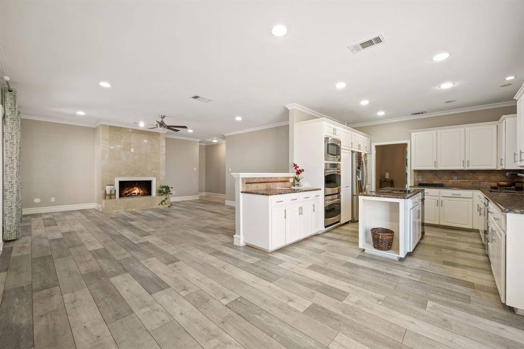 2311 Creekside Circle N, Irving, TX 75063