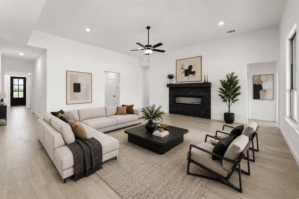 504 Auburn Avenue, Midlothian, TX 76065