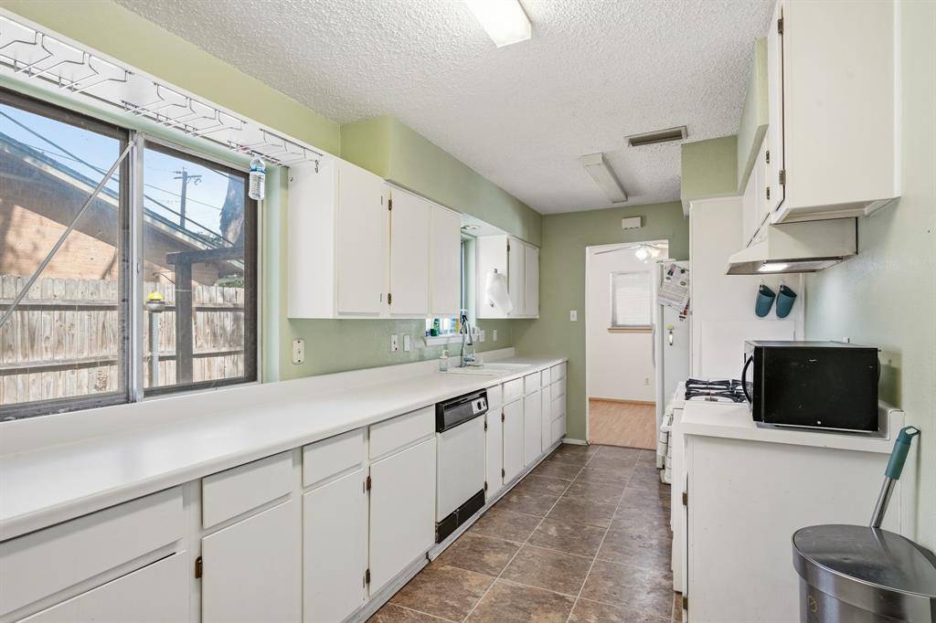 419 Buffalo Drive, Arlington, TX 76013