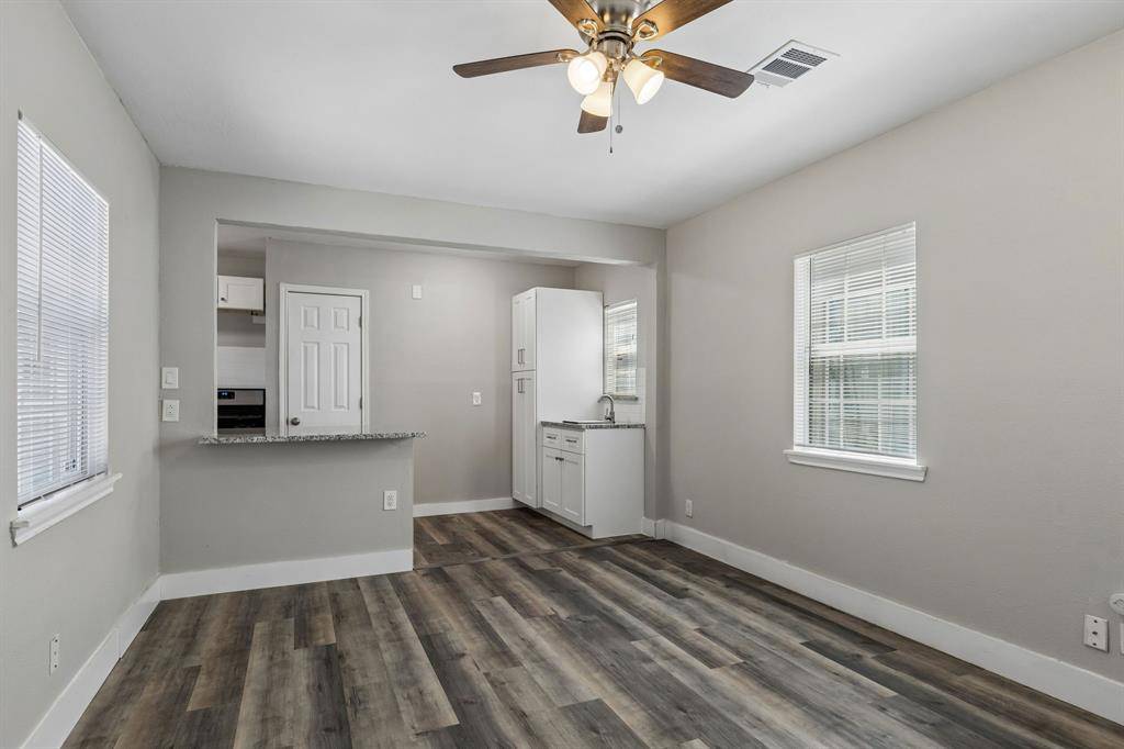 227 S Hampton Road, Dallas, TX 75208