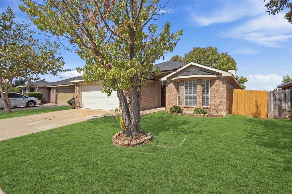 2332 Corral Drive, Fort Worth, TX 76133