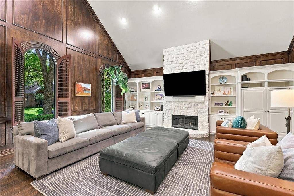 700 Glen Abbey Drive, Mansfield, TX 76063