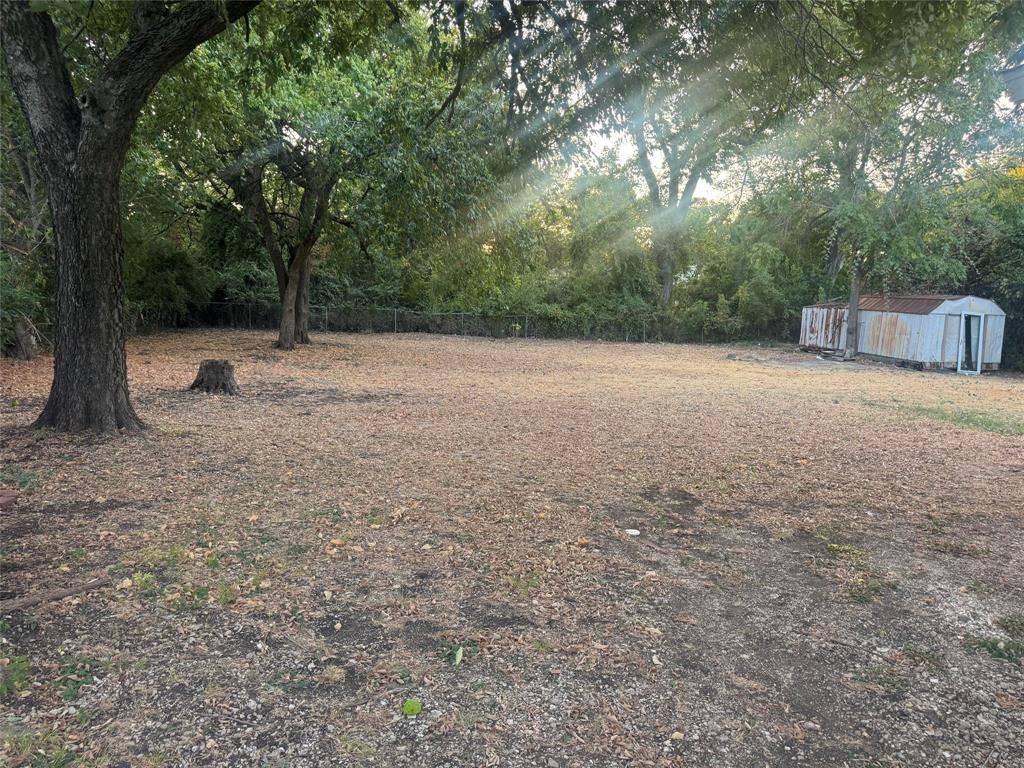 803 N Joe Wilson Road, Cedar Hill, TX 75104