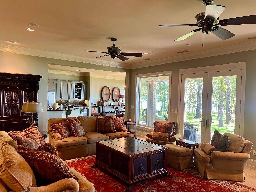 1256 Private Road 5980, Yantis, TX 75497