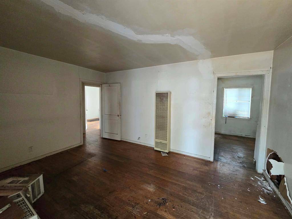 2710 Exeter Avenue, Dallas, TX 75216