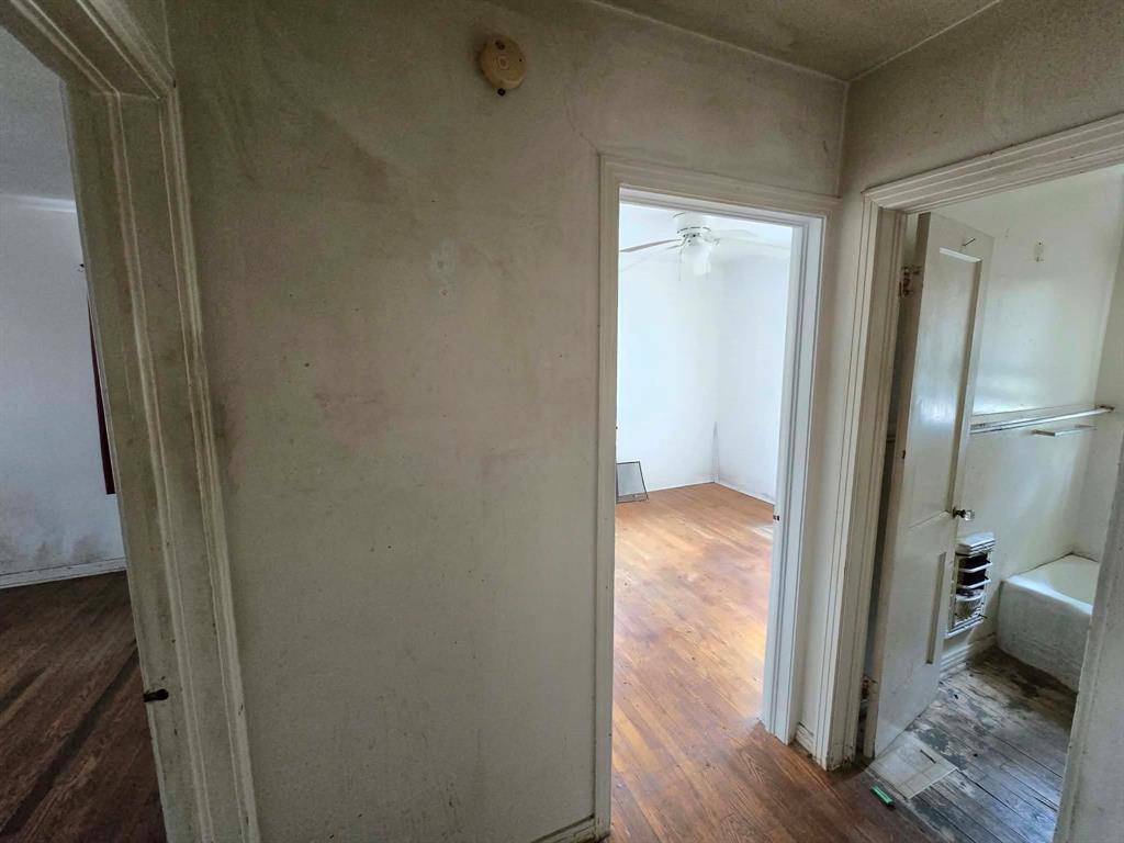 2710 Exeter Avenue, Dallas, TX 75216