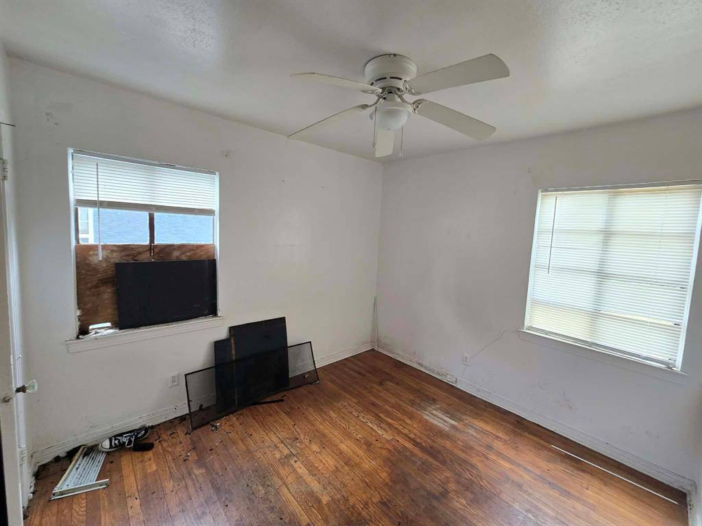 2710 Exeter Avenue, Dallas, TX 75216
