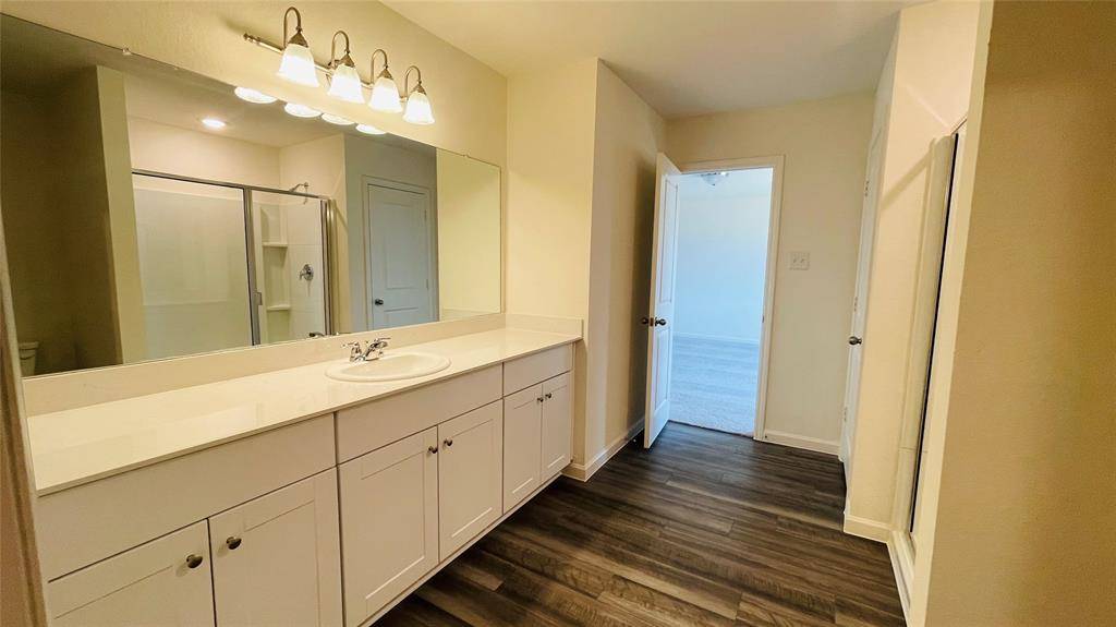 26 glen crossings, Edgecliff Village, TX 76134