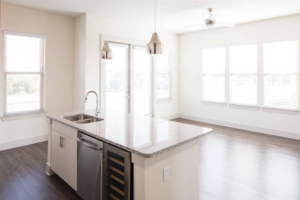 2101 W Rosedale Street #211, Fort Worth, TX 76104