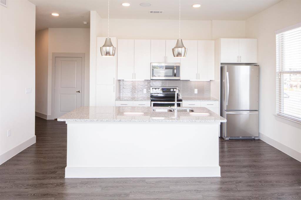 2101 W Rosedale Street #211, Fort Worth, TX 76104
