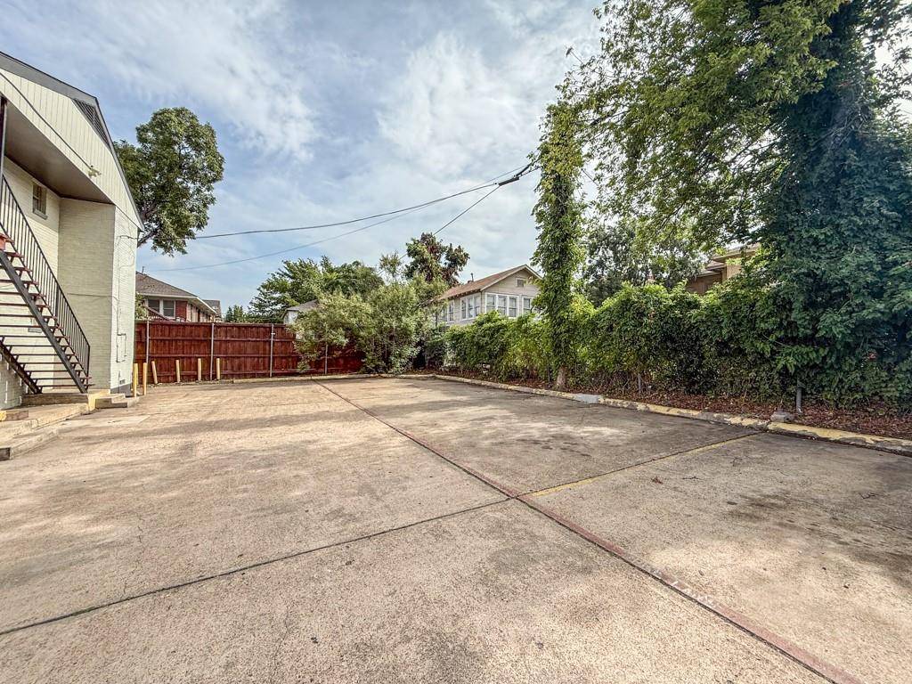 810 Blaylock Drive #203, Dallas, TX 75203