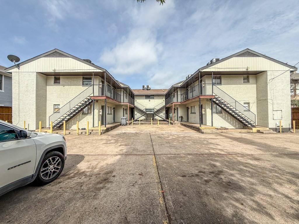 810 Blaylock Drive #203, Dallas, TX 75203