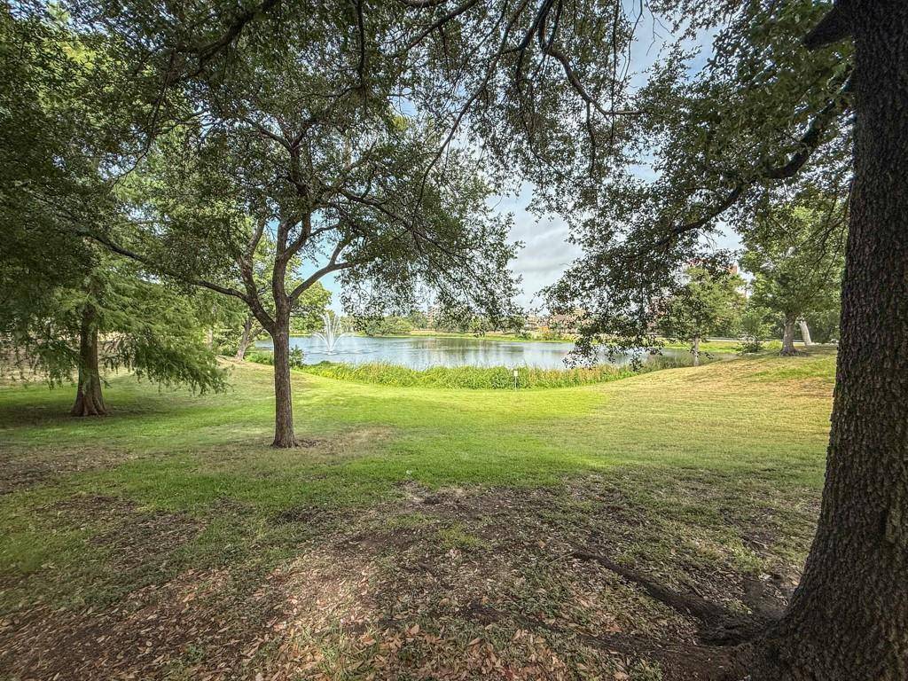 810 Blaylock Drive #203, Dallas, TX 75203