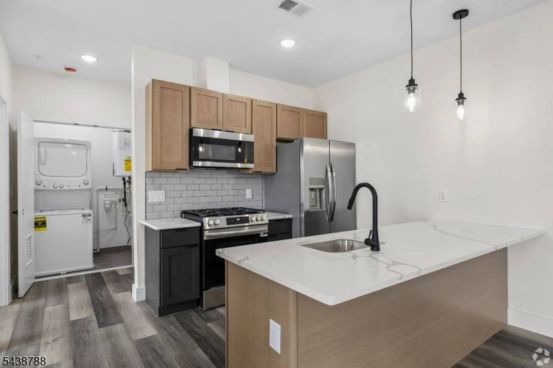 448 - 452 S Orange Ave #402, Newark City, NJ 07103