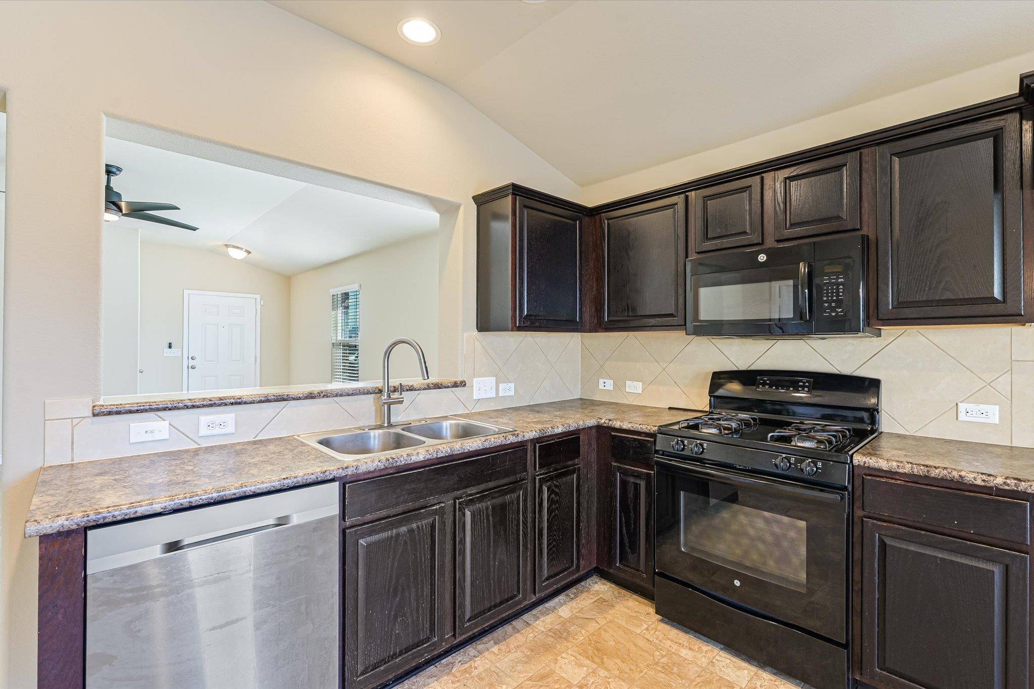 104 Steel Shot CT, Bastrop, TX 78602