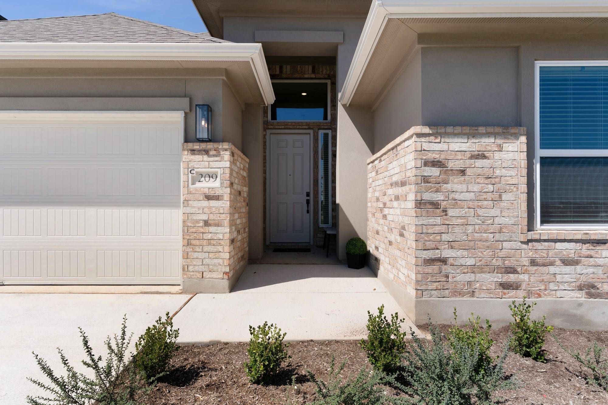 209 West Faulkner ST, Liberty Hill, TX 78642