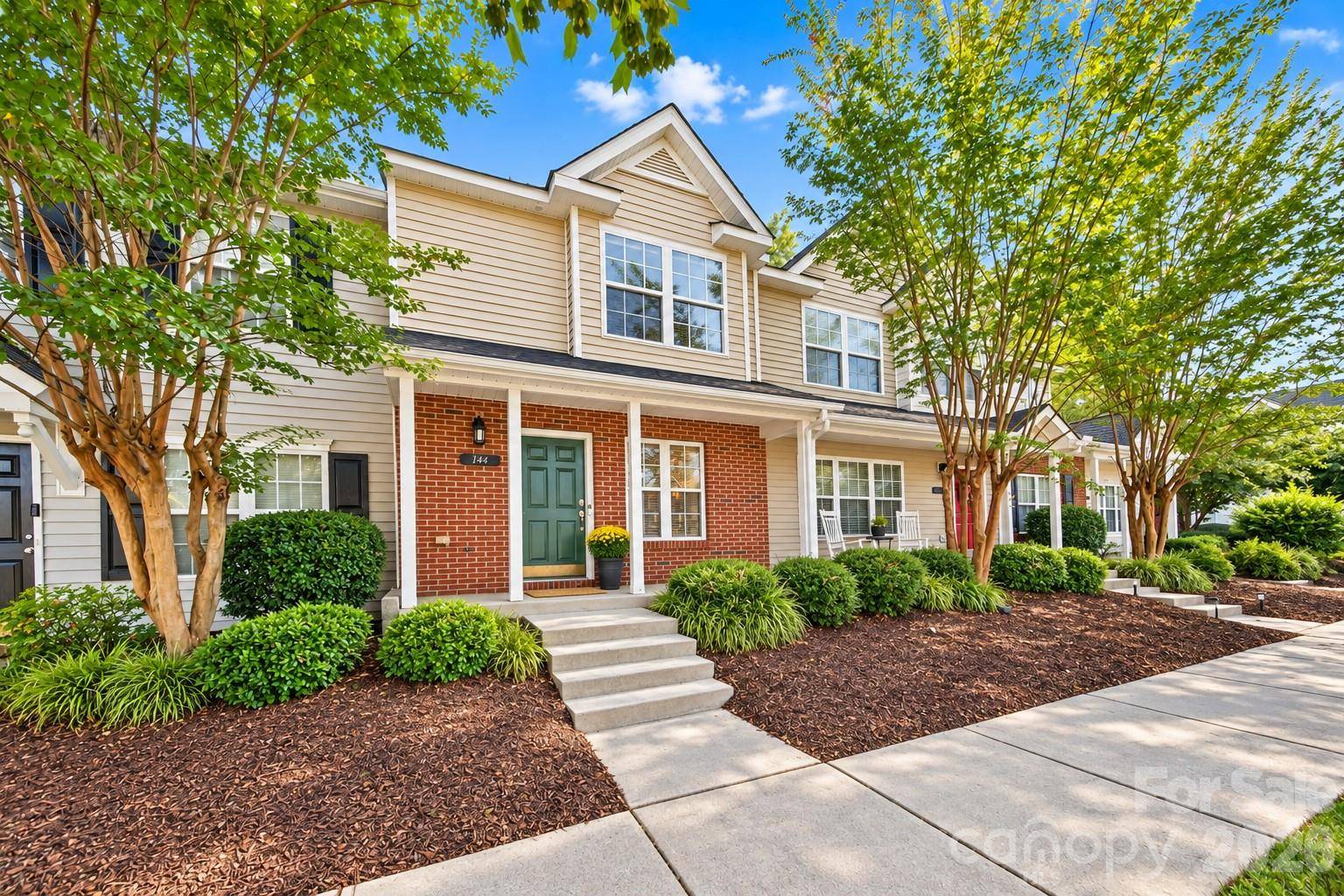 144 Mangum CIR, Mooresville, NC 28117