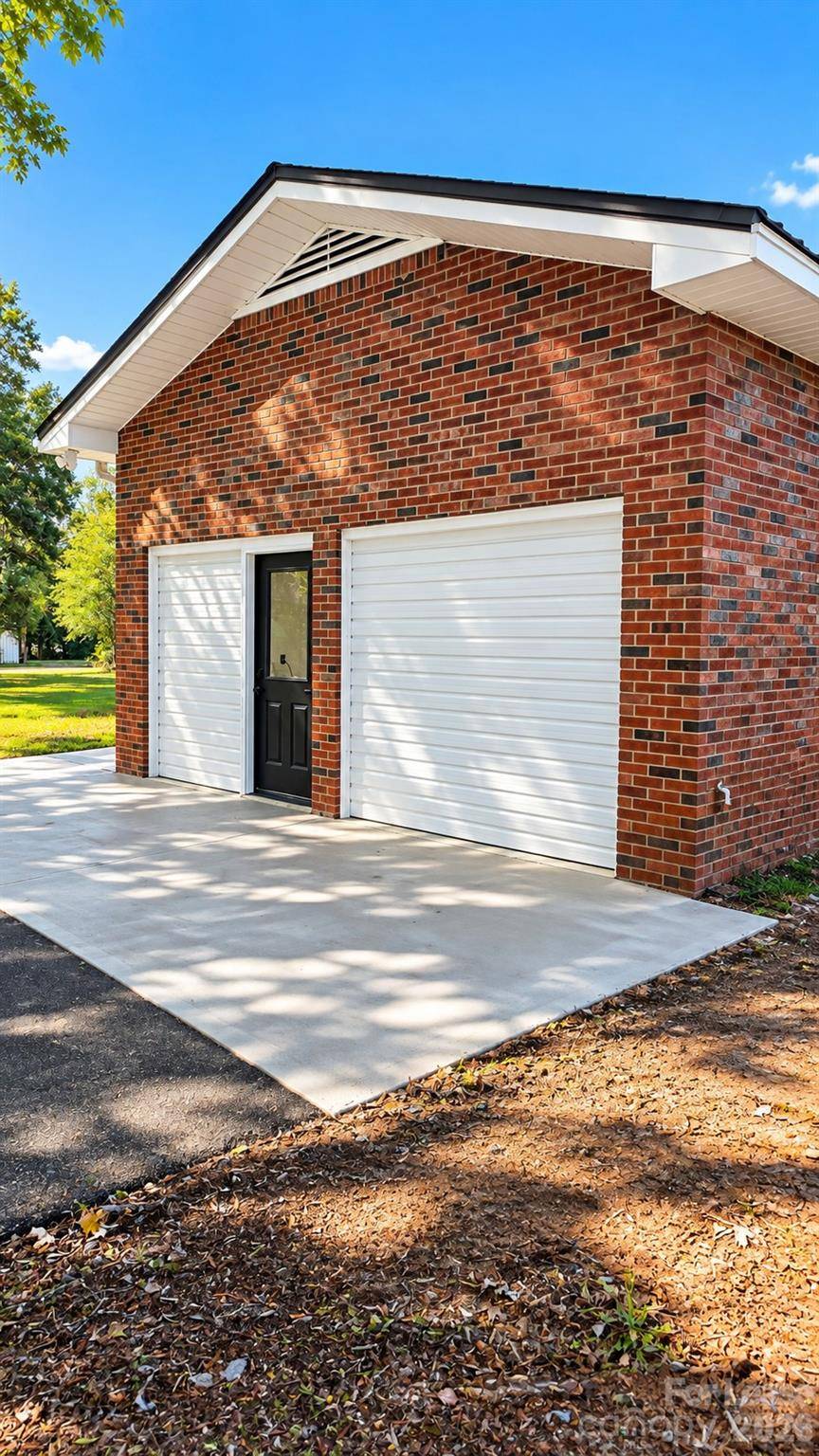 2410 Wallace None, Midland, NC 28107