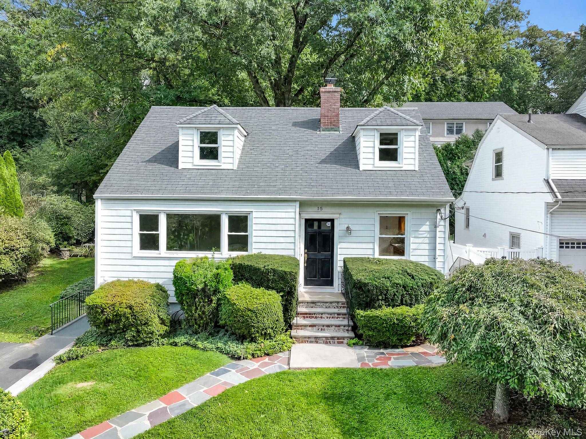 15 Chimney Pot LN, Ardsley, NY 10502