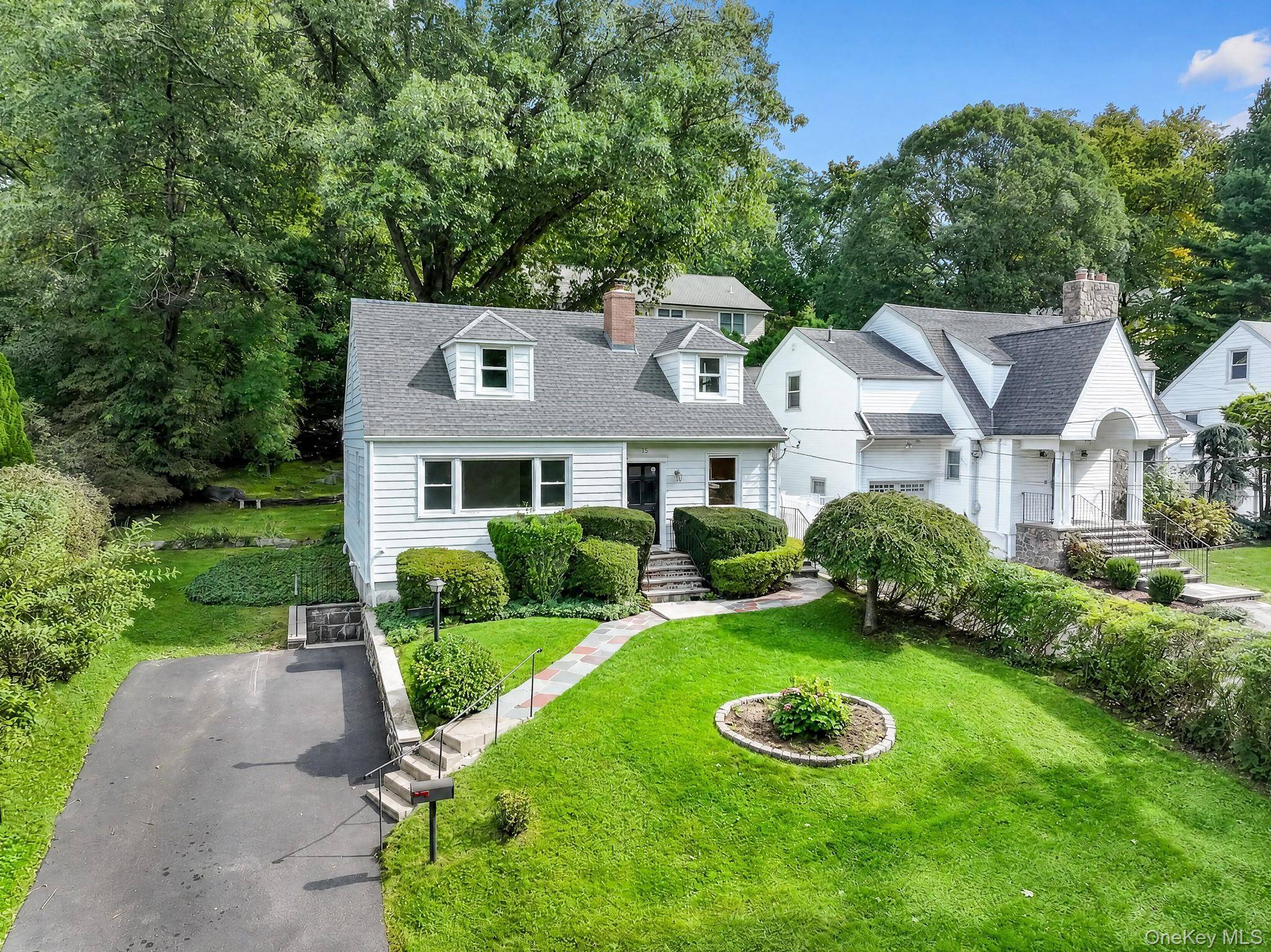 15 Chimney Pot LN, Ardsley, NY 10502