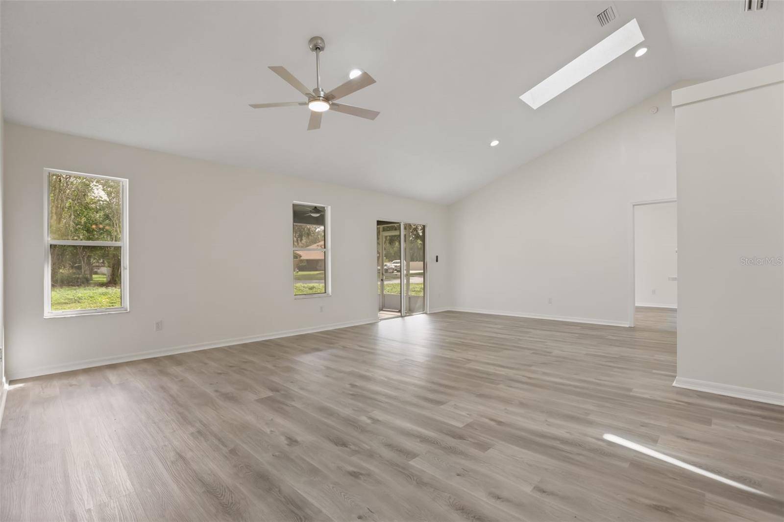 32930 INDIAN WOODS DR, Leesburg, FL 34788