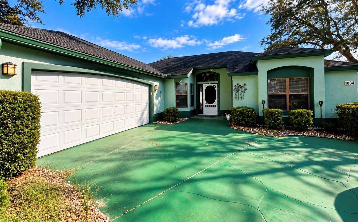 1034 VENTURA DR, Lady Lake, FL 32159
