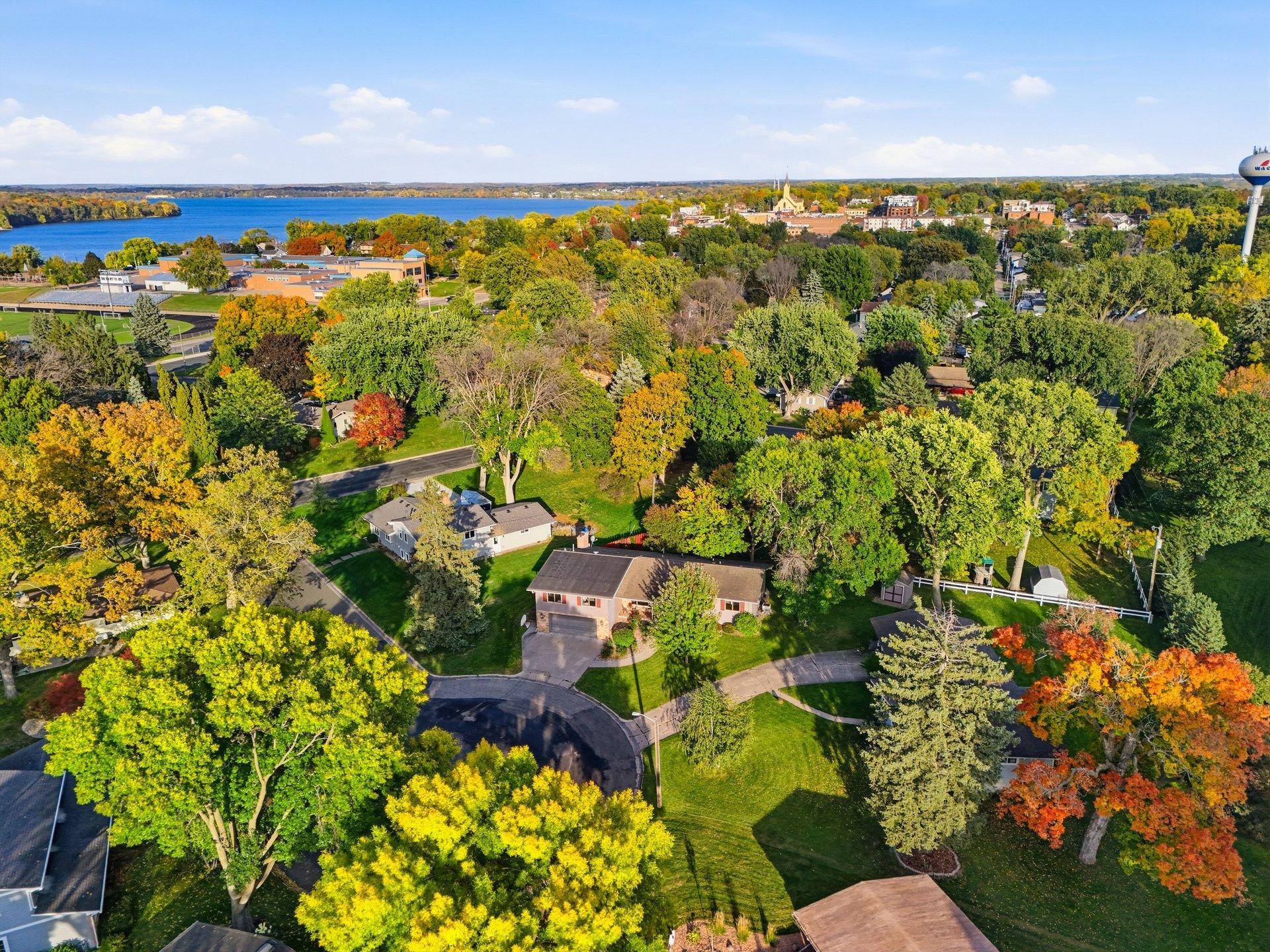 227 Ridgewood CT, Waconia, MN 55387