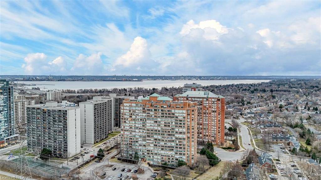 1276 Maple Crossing BLVD #903, Burlington, ON L7S 2J9