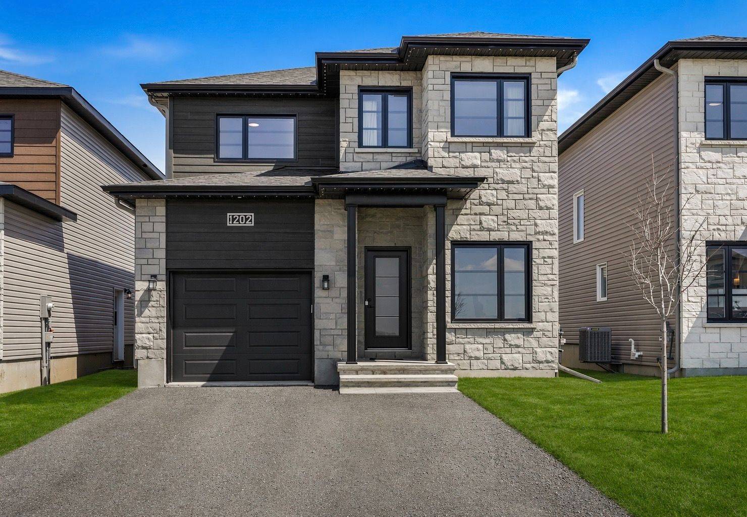 1202 Montblanc CRES, Russell, ON K0A 1W0