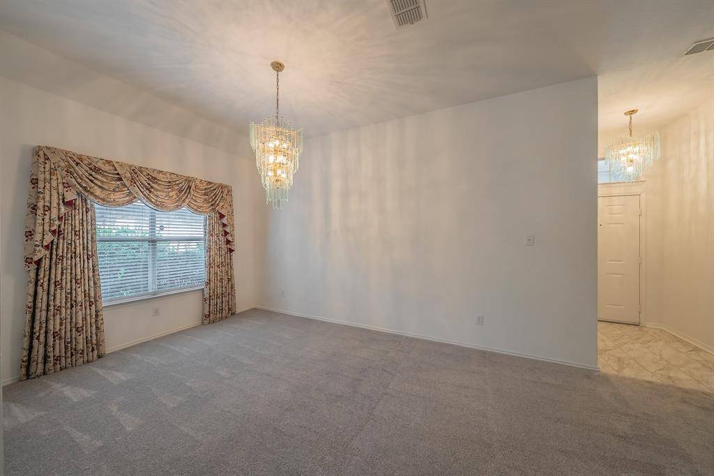 6833 Bluff View Drive, Watauga, TX 76137