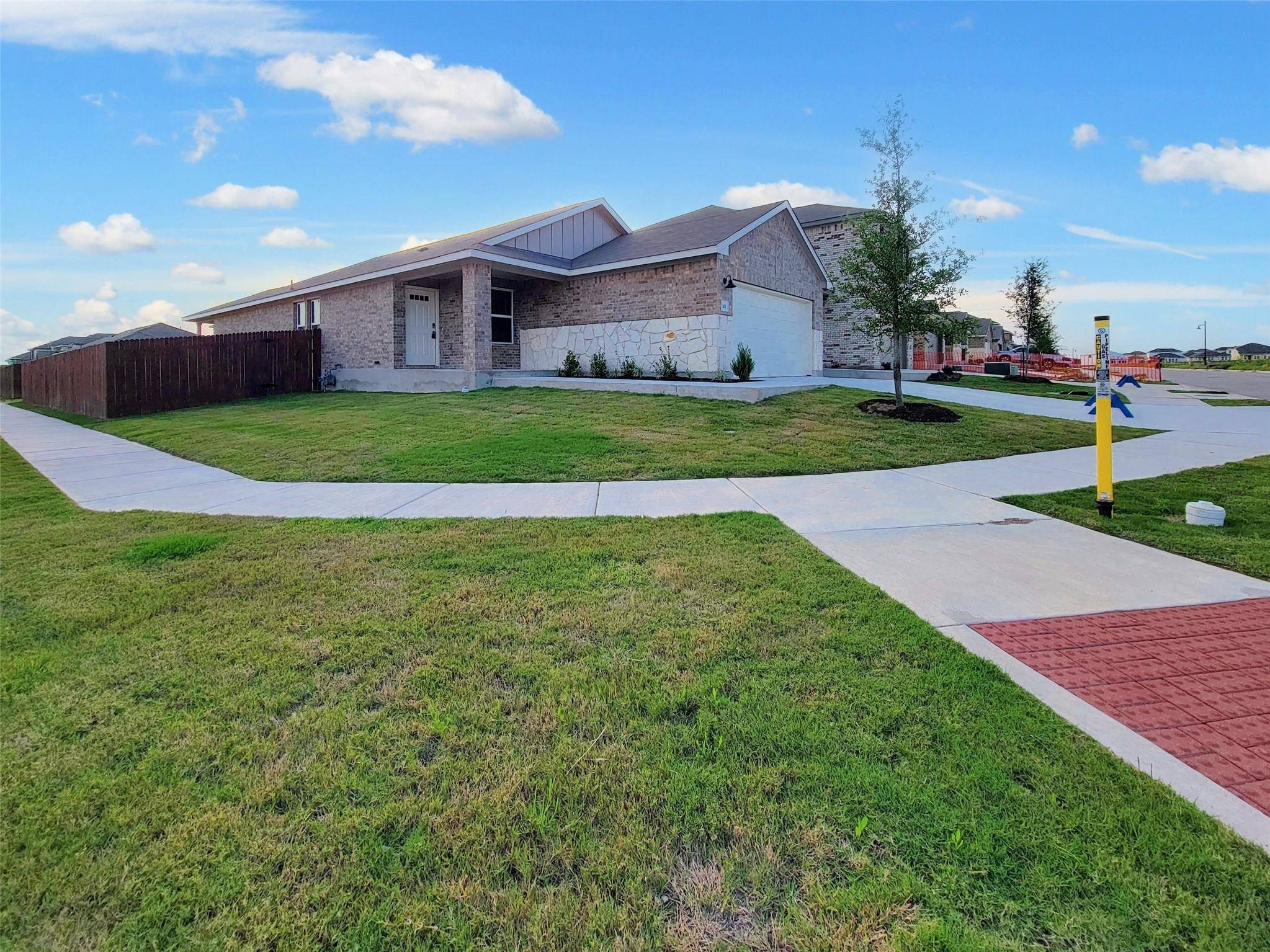 101 Outlaw DR, Liberty Hill, TX 78642