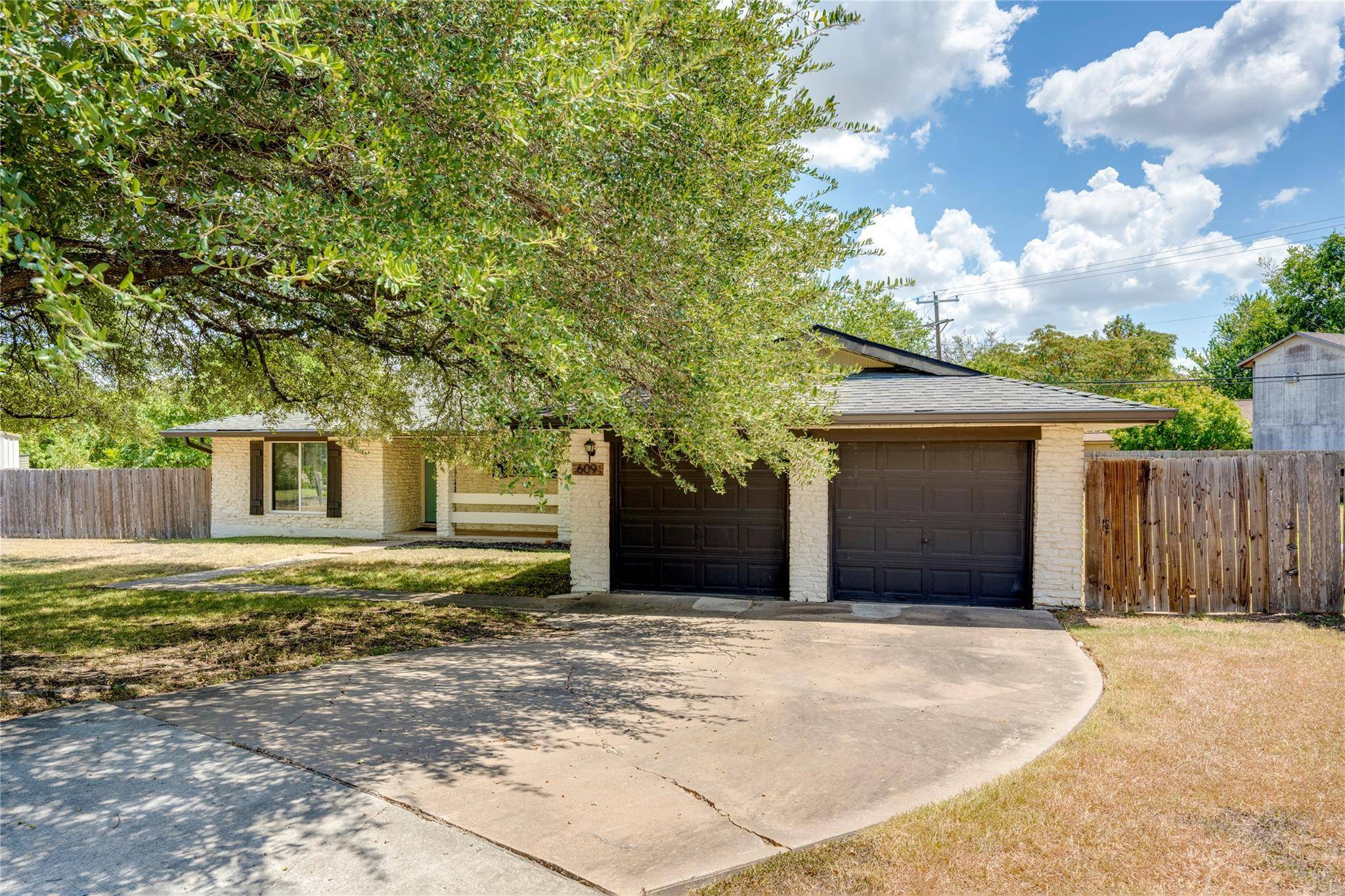 609 Dove Haven DR, Round Rock, TX 78664