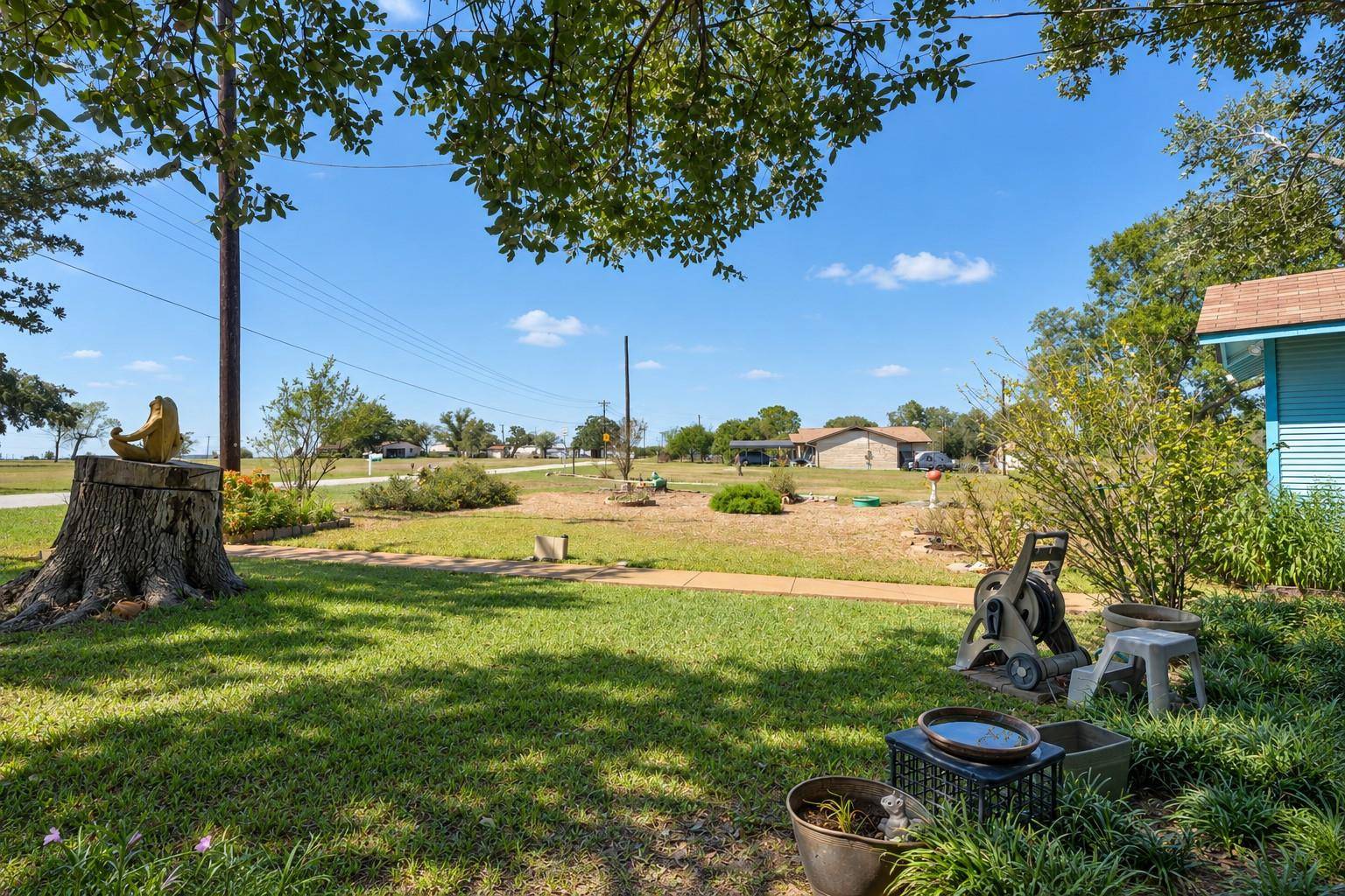 616 Lay RD, Lockhart, TX 78644