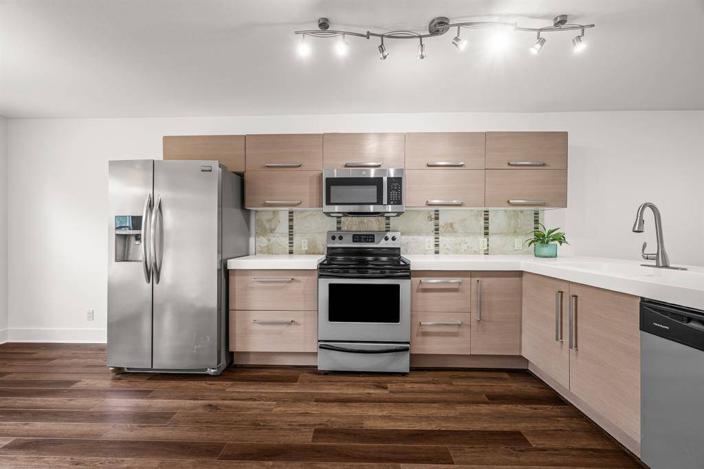 1101 Grove BLVD #208, Austin, TX 78741